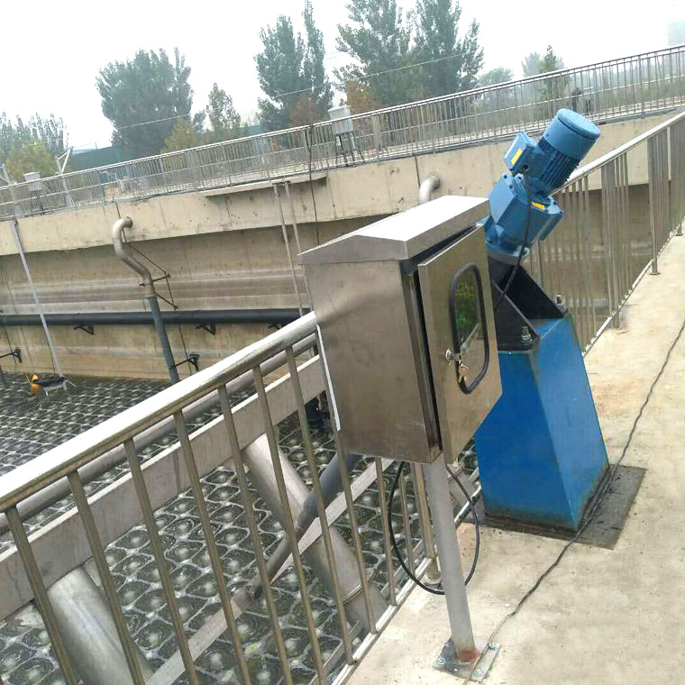 潷水器
